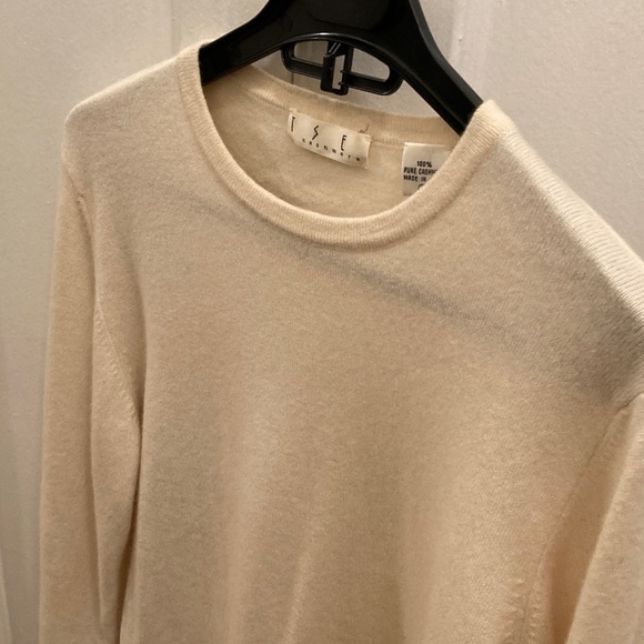TSE Cashmere Crew Neck Cashmere Sweater in Soft Cream